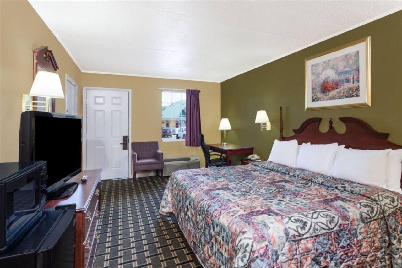 Days Inn By Wyndham Lenoir City Zewnętrze zdjęcie