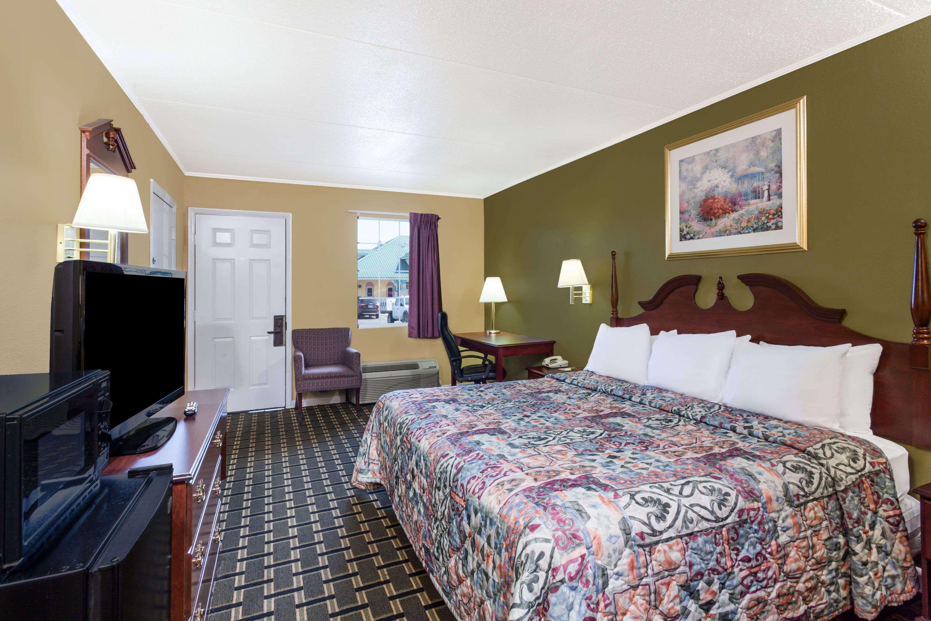 Days Inn By Wyndham Lenoir City Zewnętrze zdjęcie