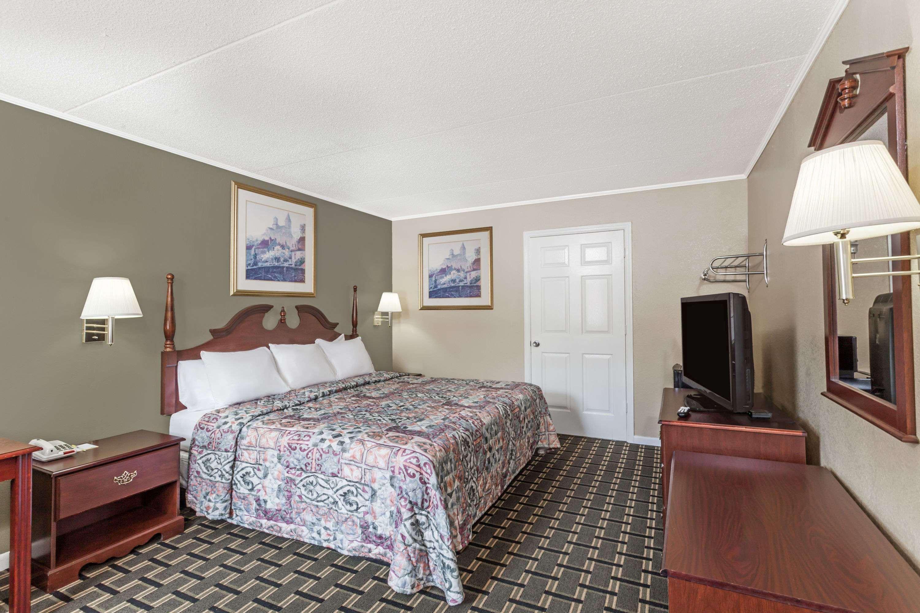 Days Inn By Wyndham Lenoir City Zewnętrze zdjęcie